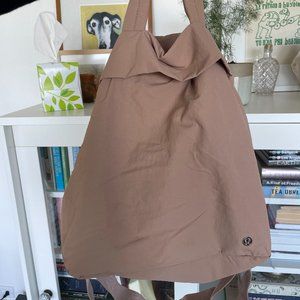 Like new Lululemon tote